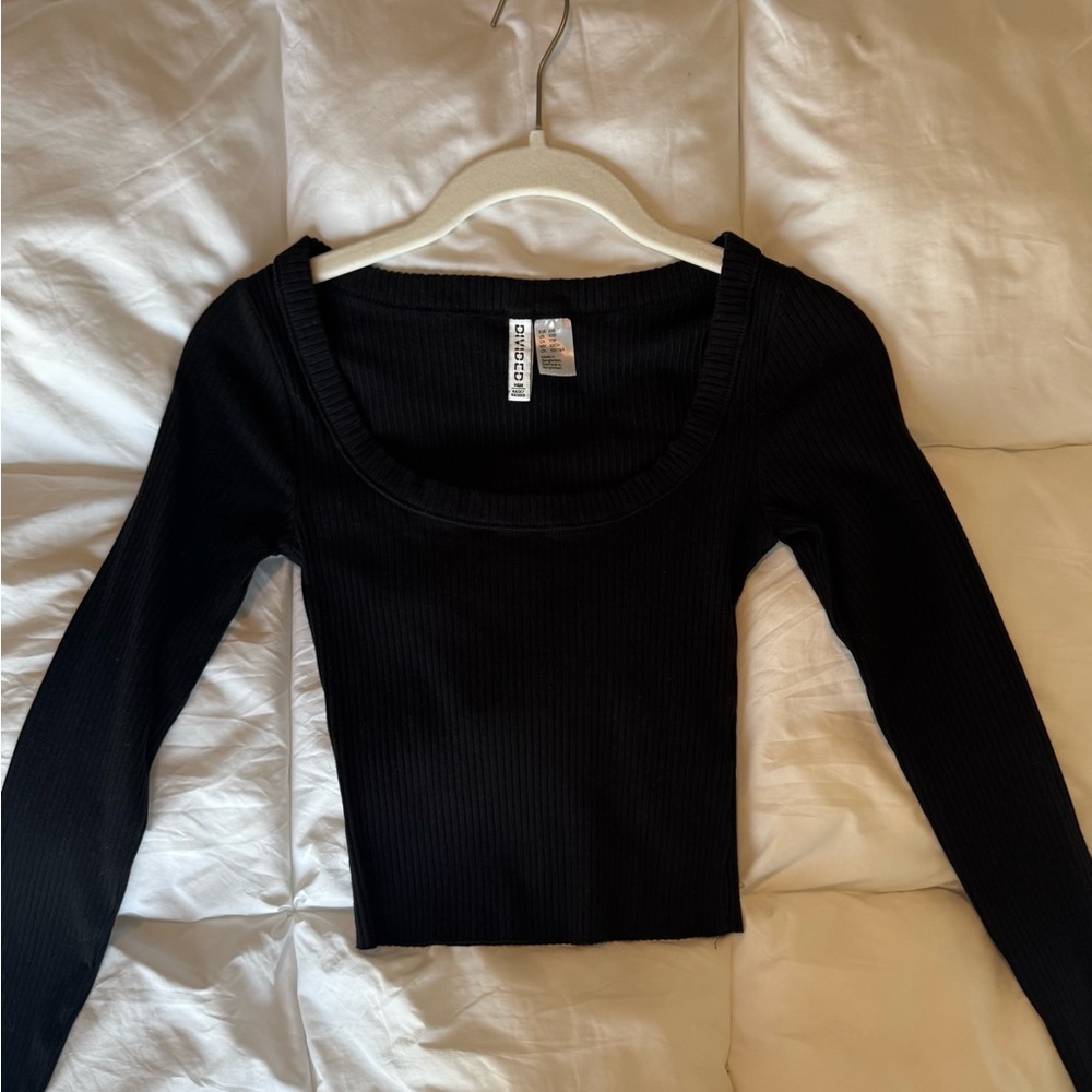 H&M LIKE NEW Black Ribbed Scoop Top